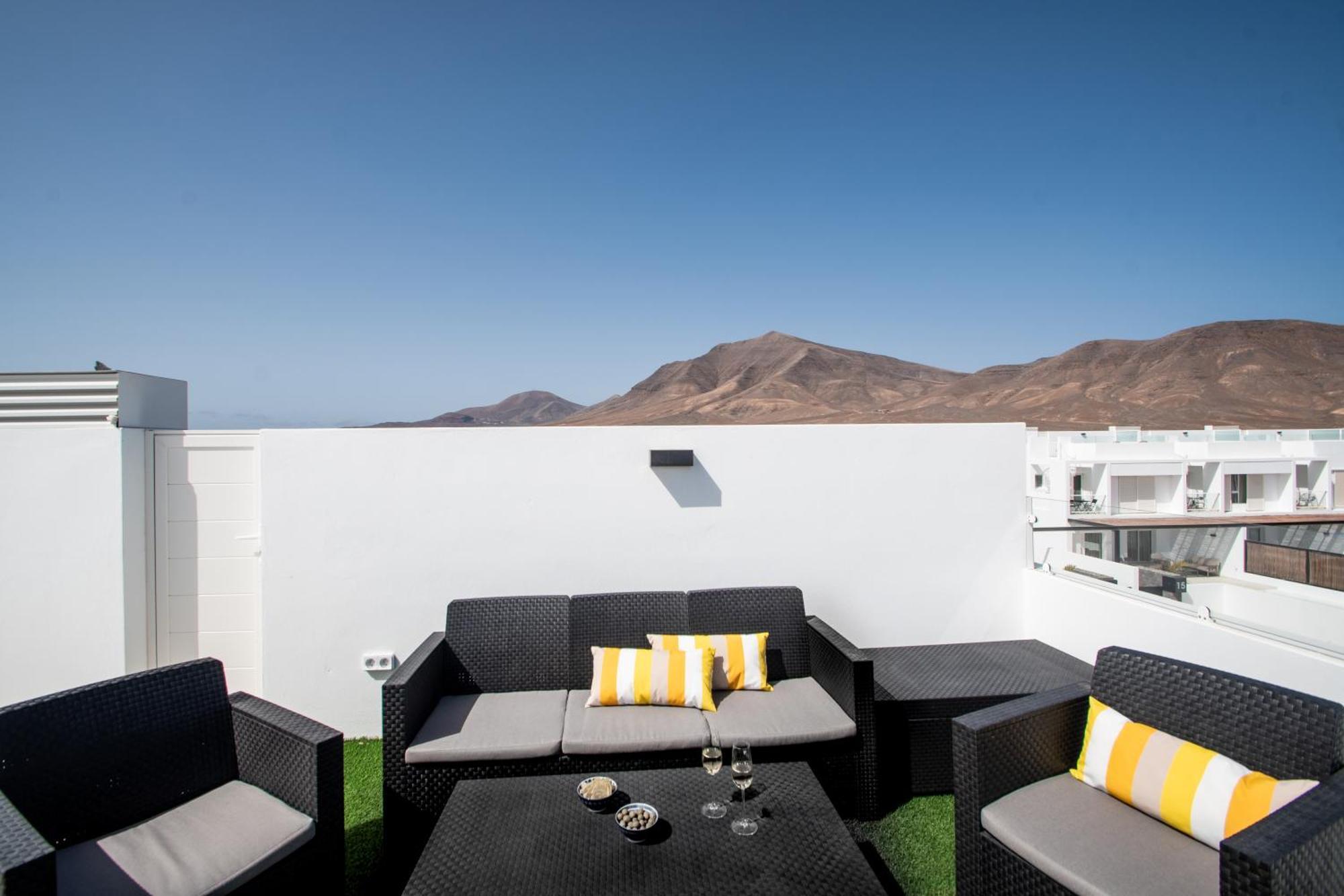Serena Villa 38 - Heated Pool, Sea Views, Ac, High Speed Internet Playa Blanca  Extérieur photo