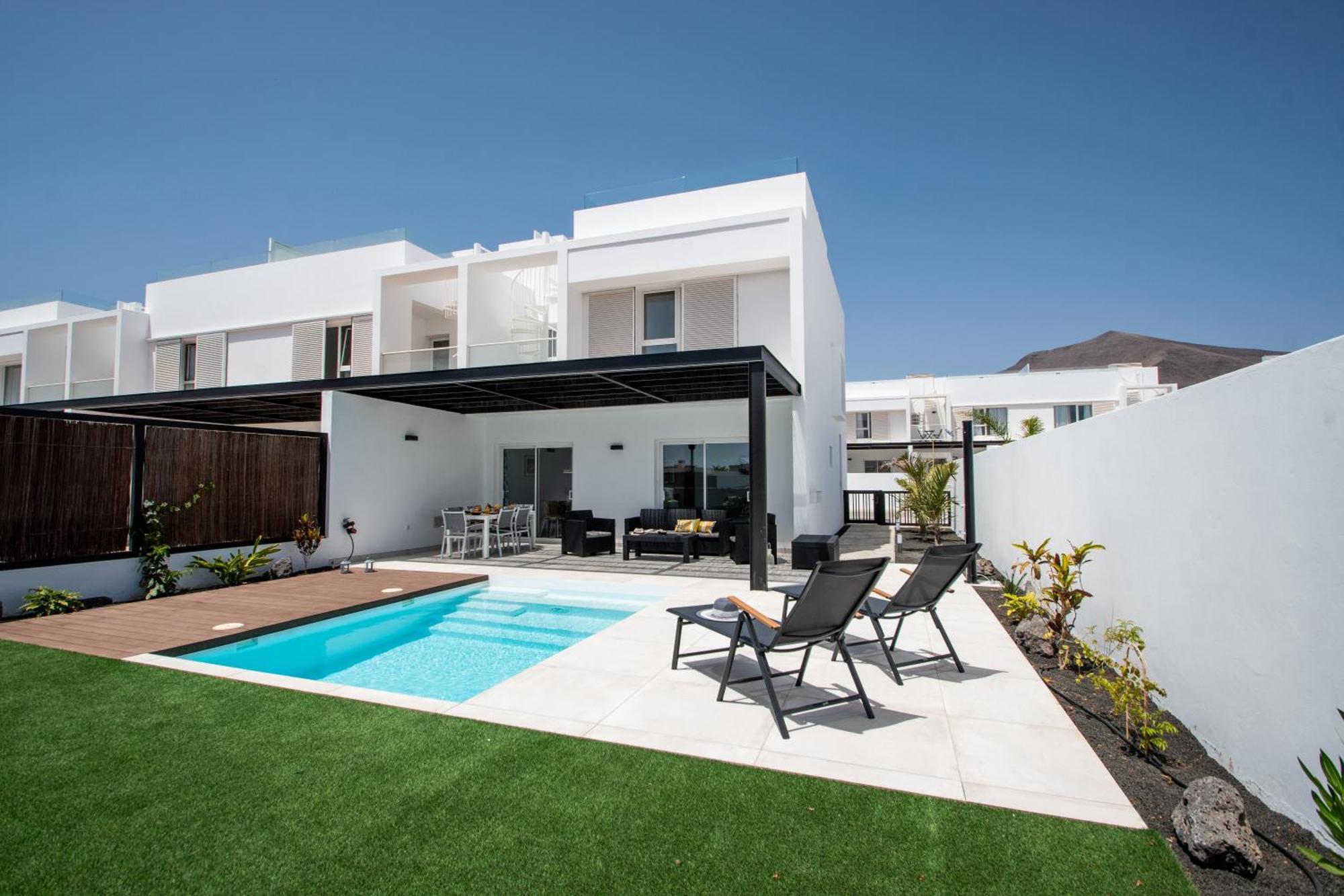 Serena Villa 38 - Heated Pool, Sea Views, Ac, High Speed Internet Playa Blanca  Extérieur photo