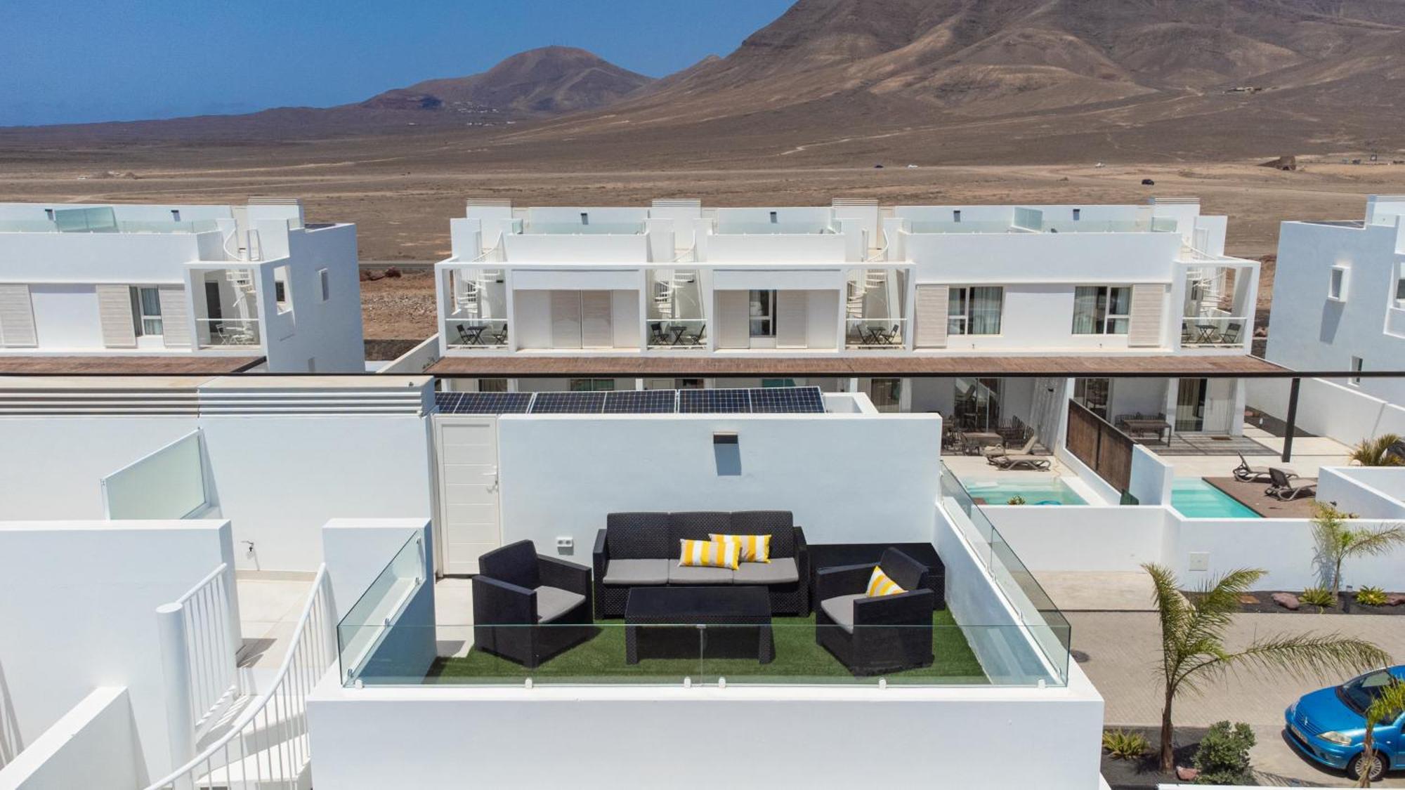 Serena Villa 38 - Heated Pool, Sea Views, Ac, High Speed Internet Playa Blanca  Extérieur photo