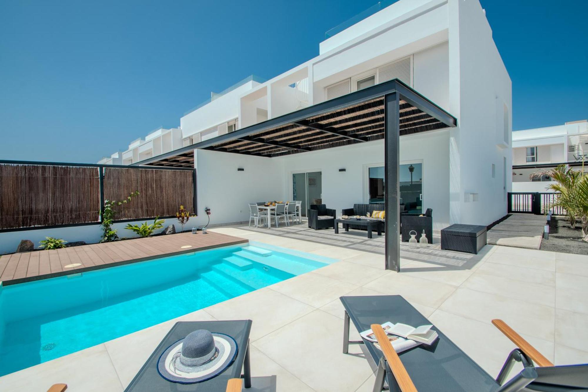 Serena Villa 38 - Heated Pool, Sea Views, Ac, High Speed Internet Playa Blanca  Extérieur photo