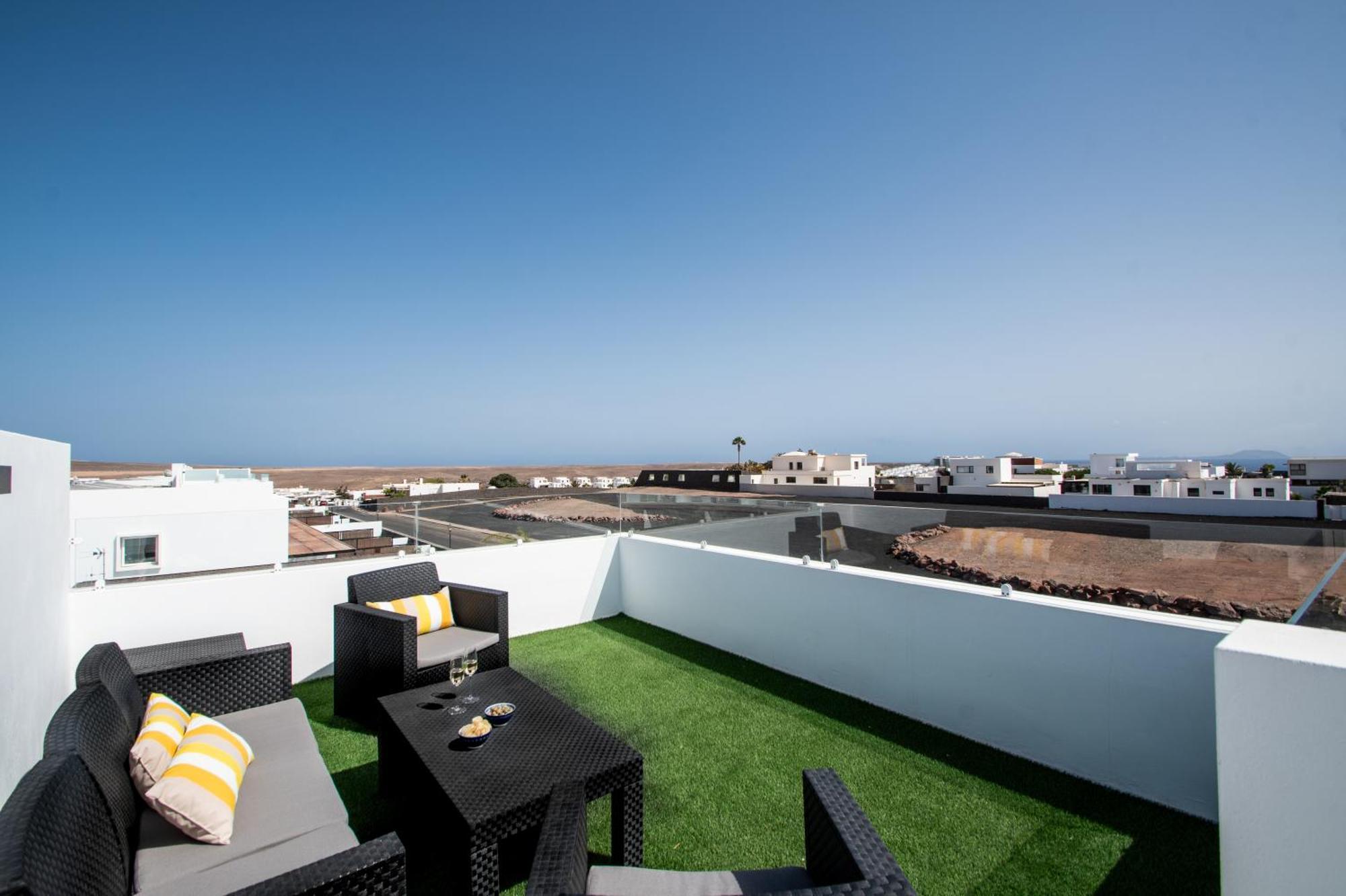 Serena Villa 38 - Heated Pool, Sea Views, Ac, High Speed Internet Playa Blanca  Extérieur photo