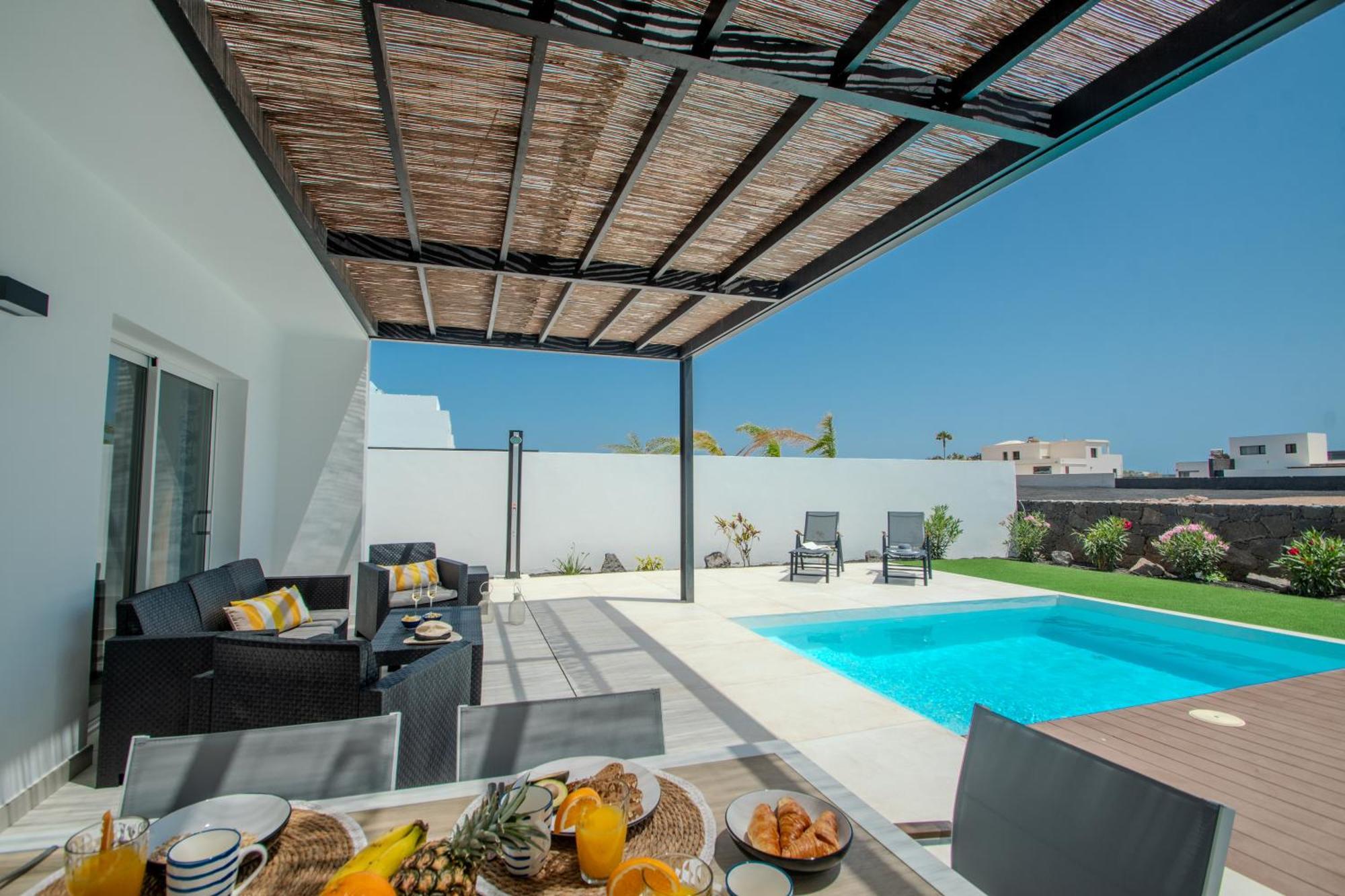 Serena Villa 38 - Heated Pool, Sea Views, Ac, High Speed Internet Playa Blanca  Extérieur photo