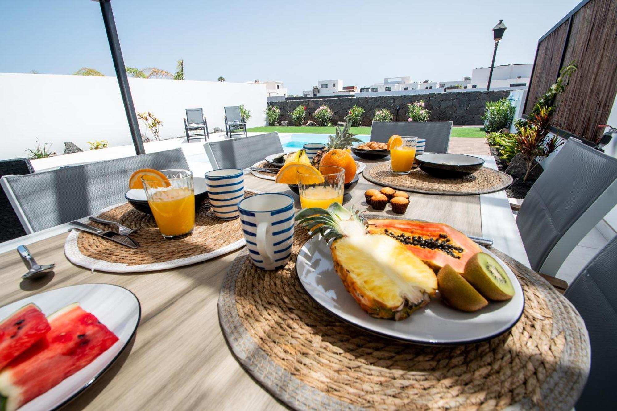 Serena Villa 38 - Heated Pool, Sea Views, Ac, High Speed Internet Playa Blanca  Extérieur photo