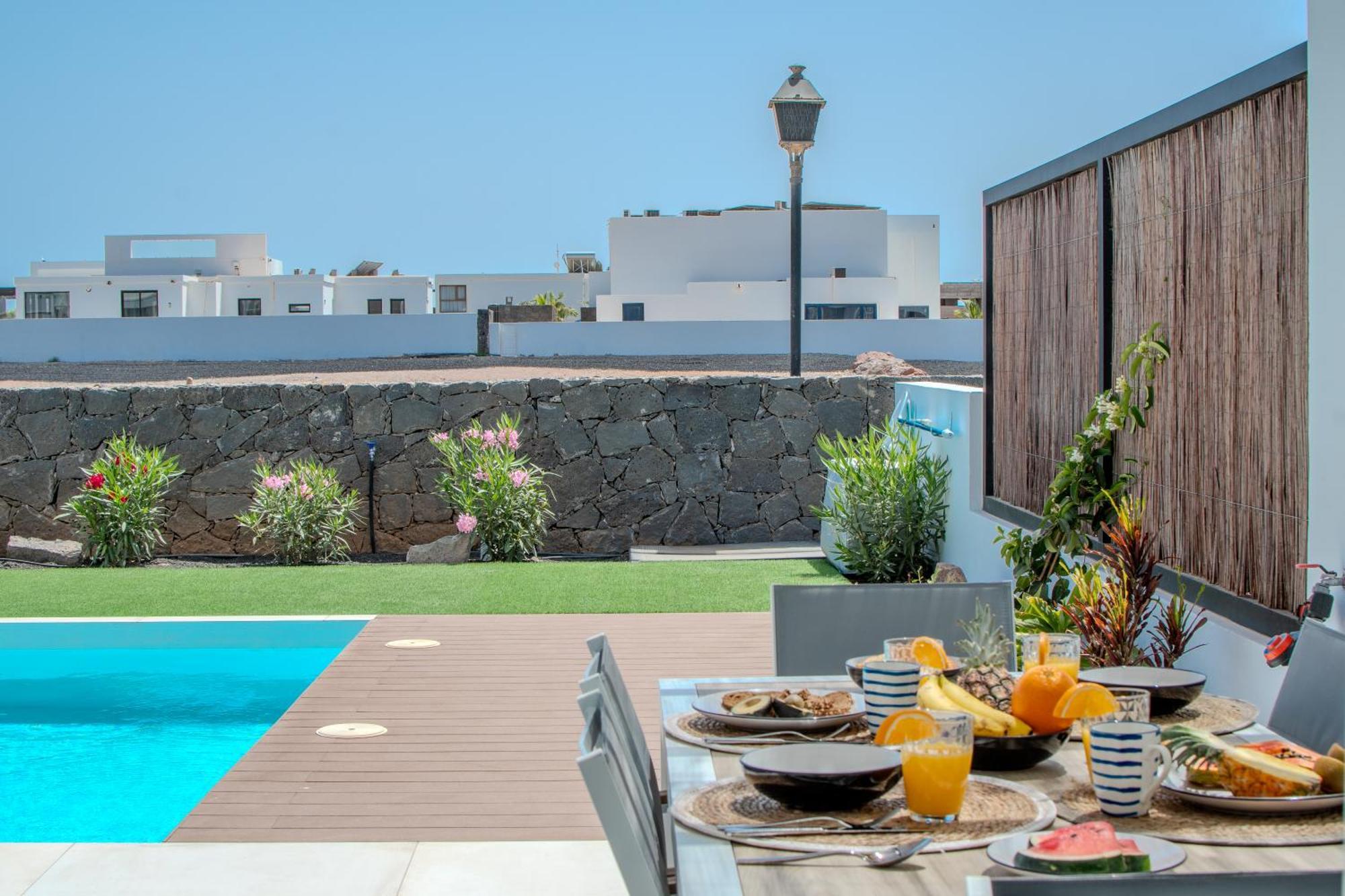 Serena Villa 38 - Heated Pool, Sea Views, Ac, High Speed Internet Playa Blanca  Extérieur photo