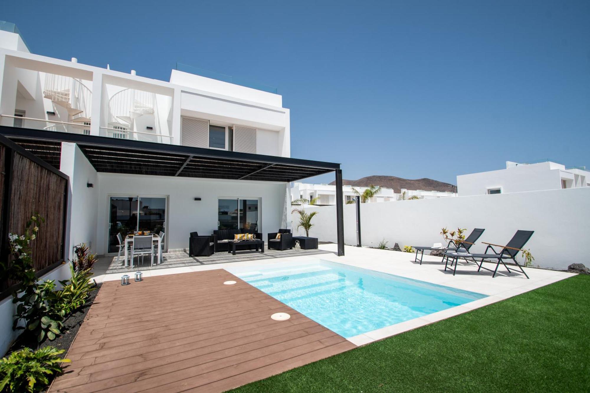 Serena Villa 38 - Heated Pool, Sea Views, Ac, High Speed Internet Playa Blanca  Extérieur photo