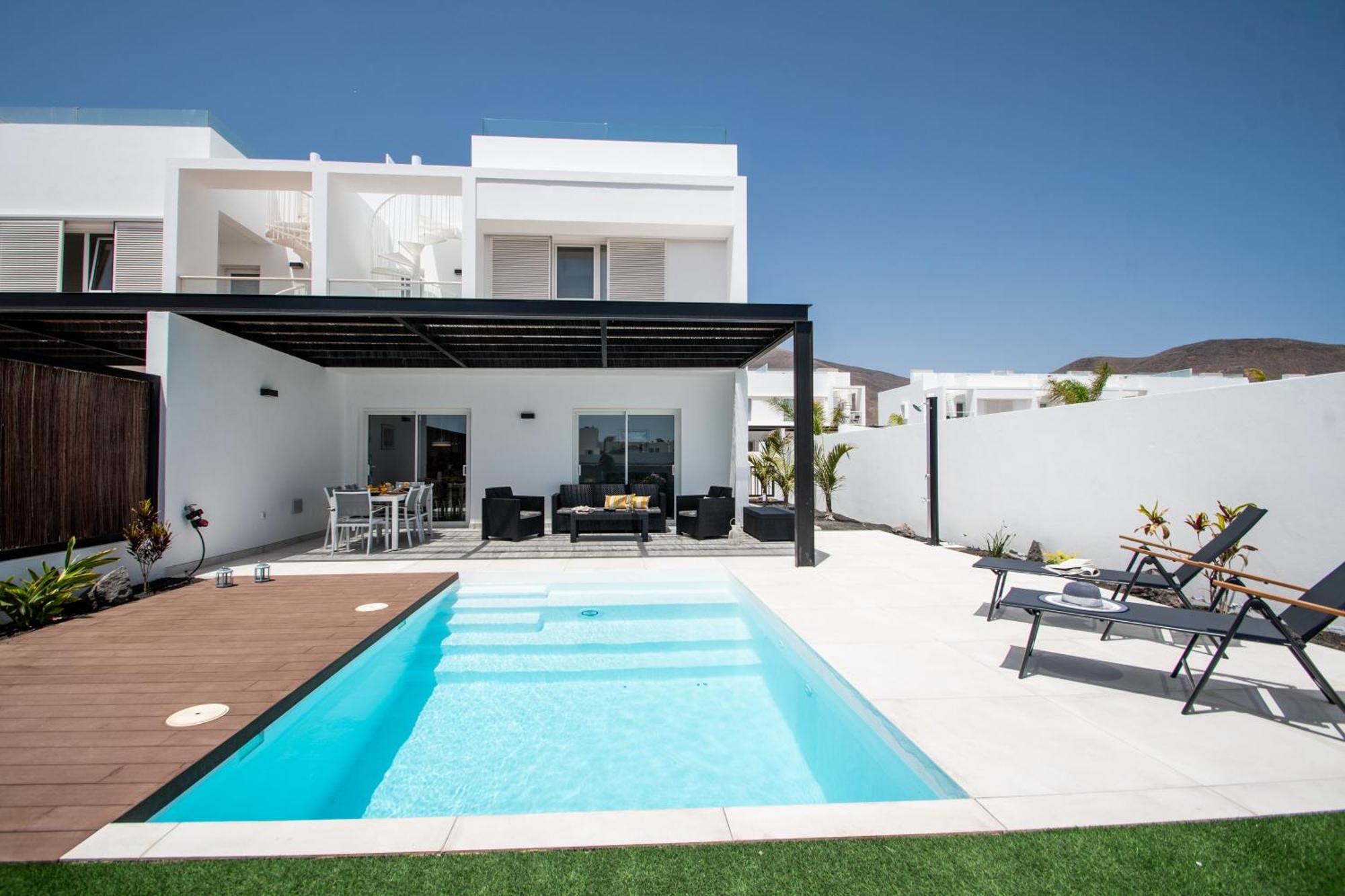 Serena Villa 38 - Heated Pool, Sea Views, Ac, High Speed Internet Playa Blanca  Extérieur photo