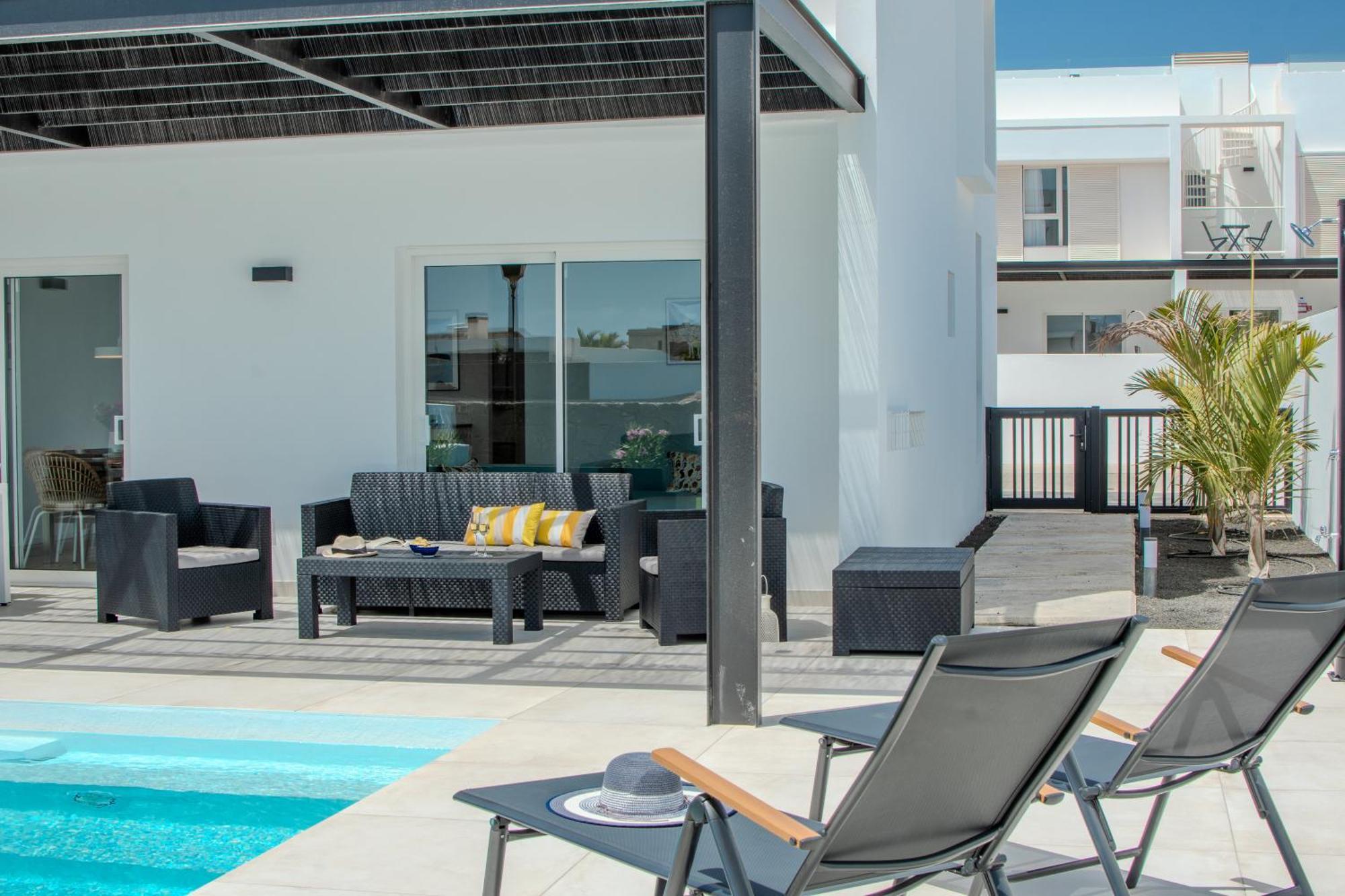 Serena Villa 38 - Heated Pool, Sea Views, Ac, High Speed Internet Playa Blanca  Extérieur photo