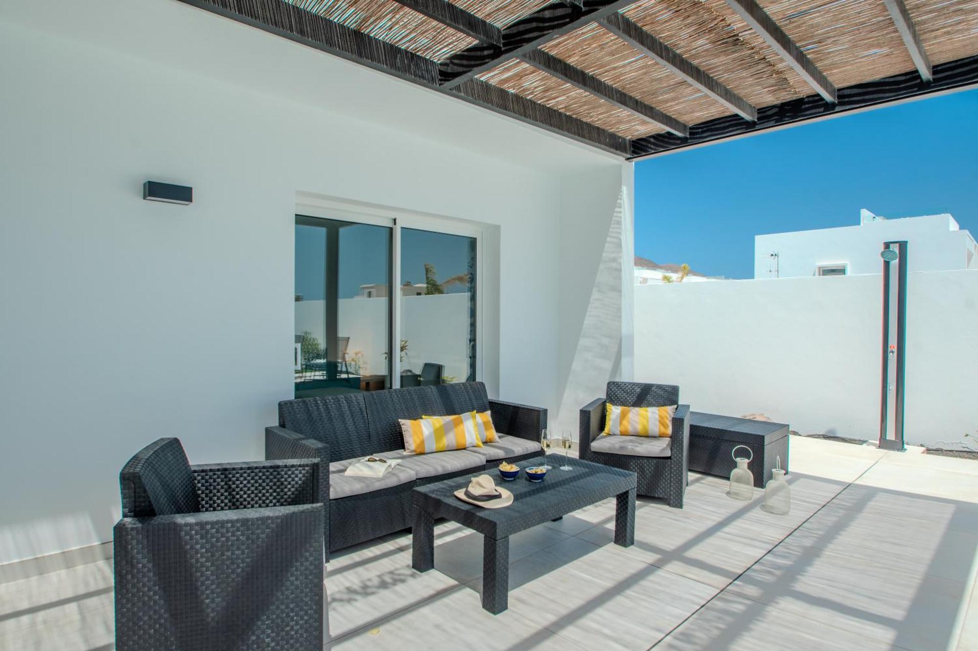 Serena Villa 38 - Heated Pool, Sea Views, Ac, High Speed Internet Playa Blanca  Extérieur photo